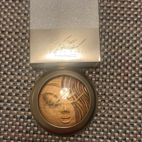 NWT Mariah Carey MAC skin finish highlighter